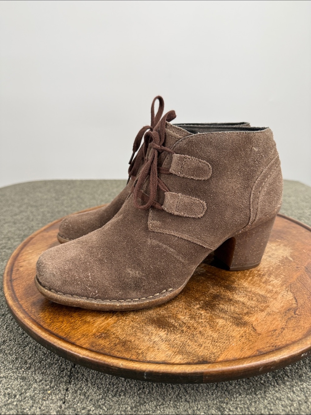 Clarks Boots Wm 9 Wide Brown Suede Lace-Up Ankle Block Heel